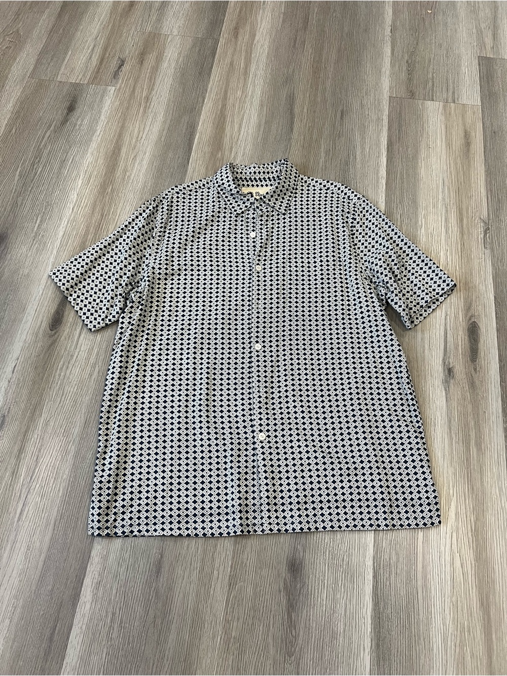 Vintage Short Sleeve Button-Down Shirt in White & Black Geometric Print